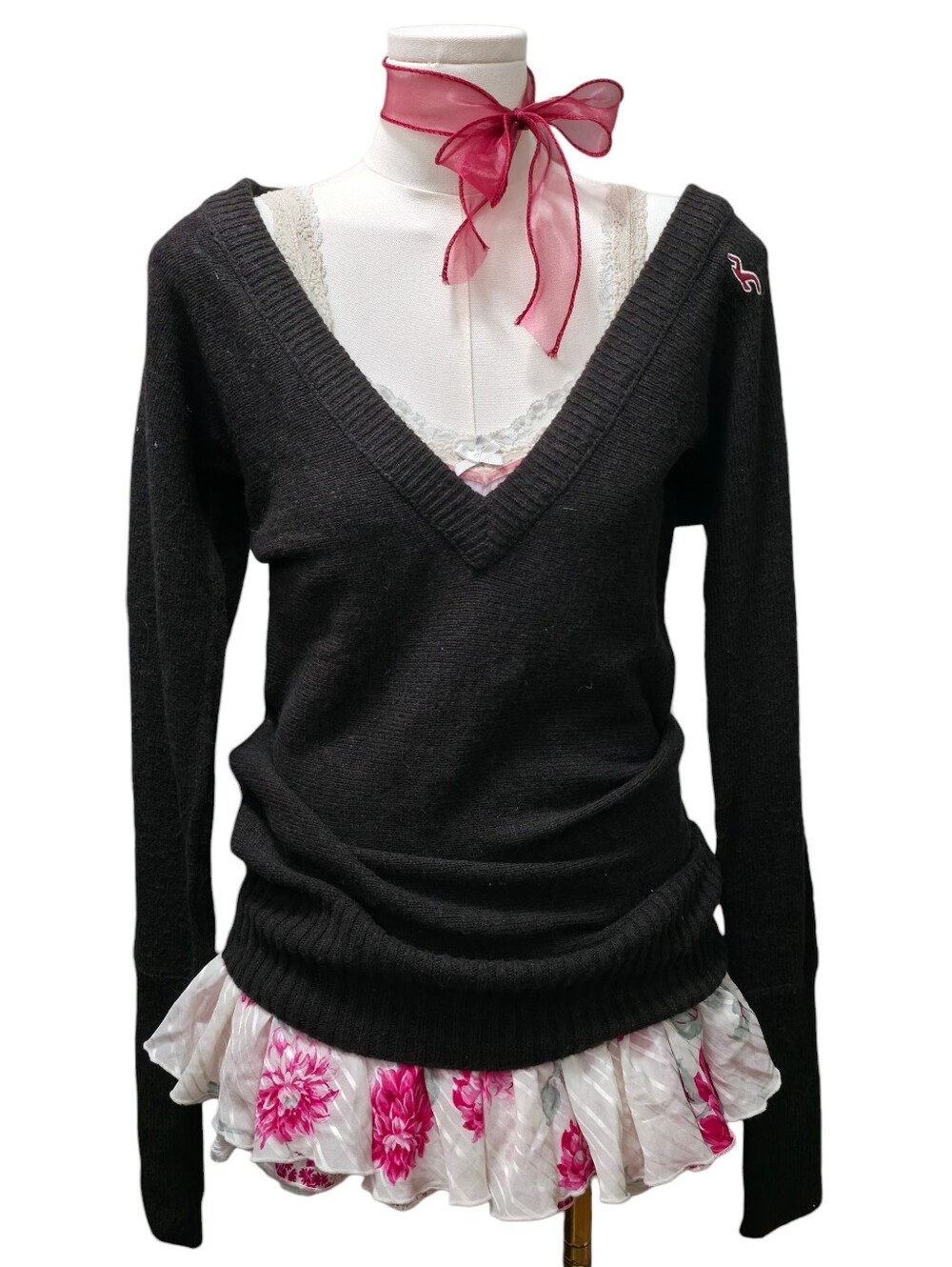 Hollister vintage super dark brown deep vneck sweater